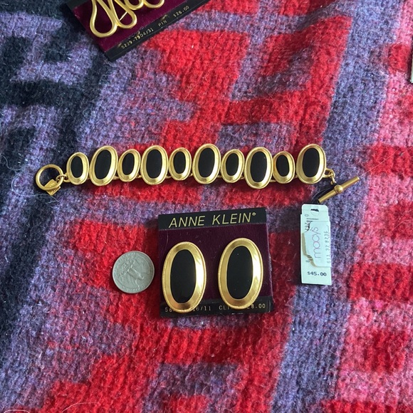 NWT Vintage Anne Klein brushed gold necklace, bracelet, earrings set of three! - Picture 5 of 16